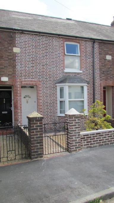 Welcoming Cottage In Chichester Near City Centre Exterior foto