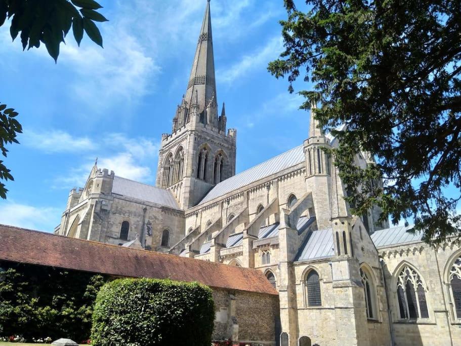 Welcoming Cottage In Chichester Near City Centre Exterior foto