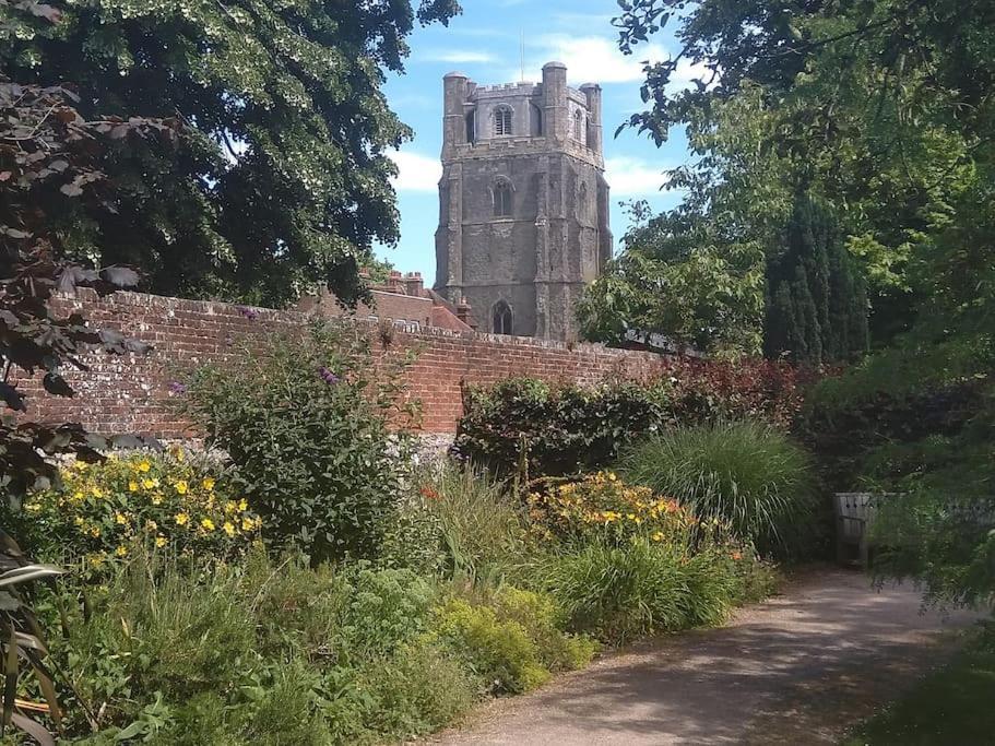 Welcoming Cottage In Chichester Near City Centre Exterior foto
