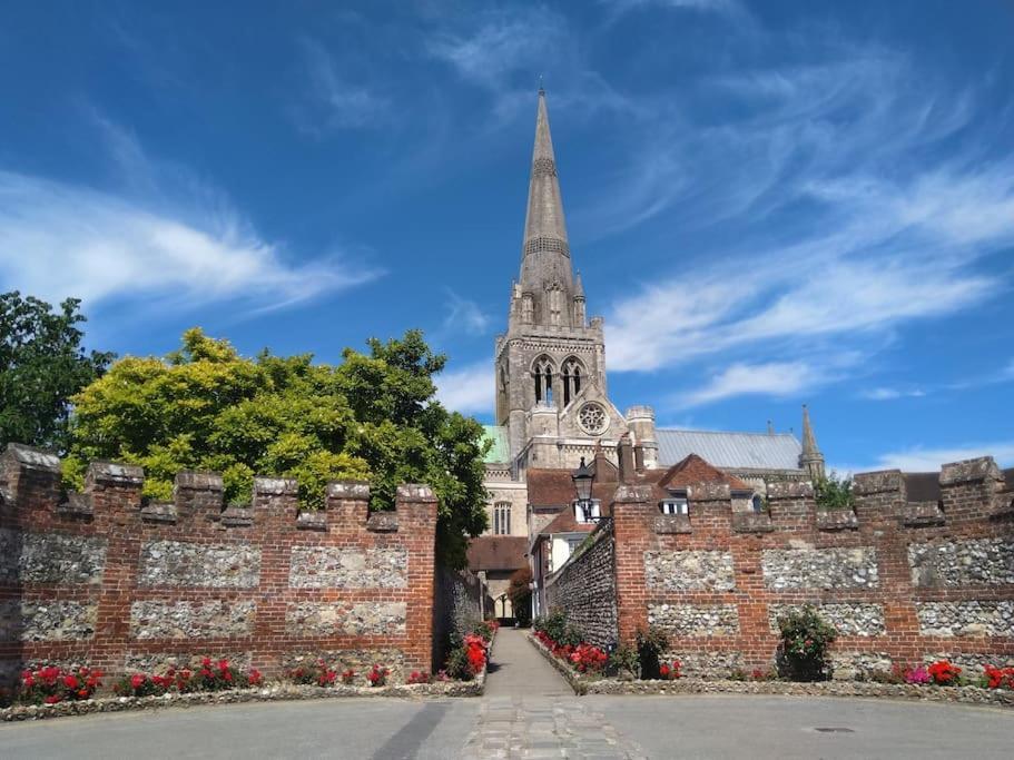Welcoming Cottage In Chichester Near City Centre Exterior foto